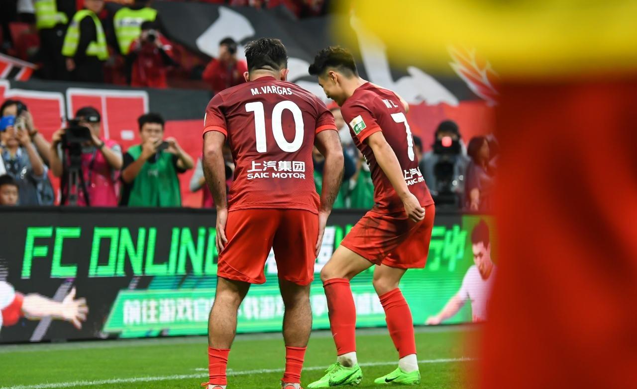 赛地聚焦:西甲关键时刻热度飙升;阿贾克斯回应争议;悬念犹存;数据趋势出现新变化的简单介绍 赛地聚焦:西甲关键时刻热度飙升;阿贾克斯回应争议;悬念犹存;数据趋势出现新变化的简单介绍