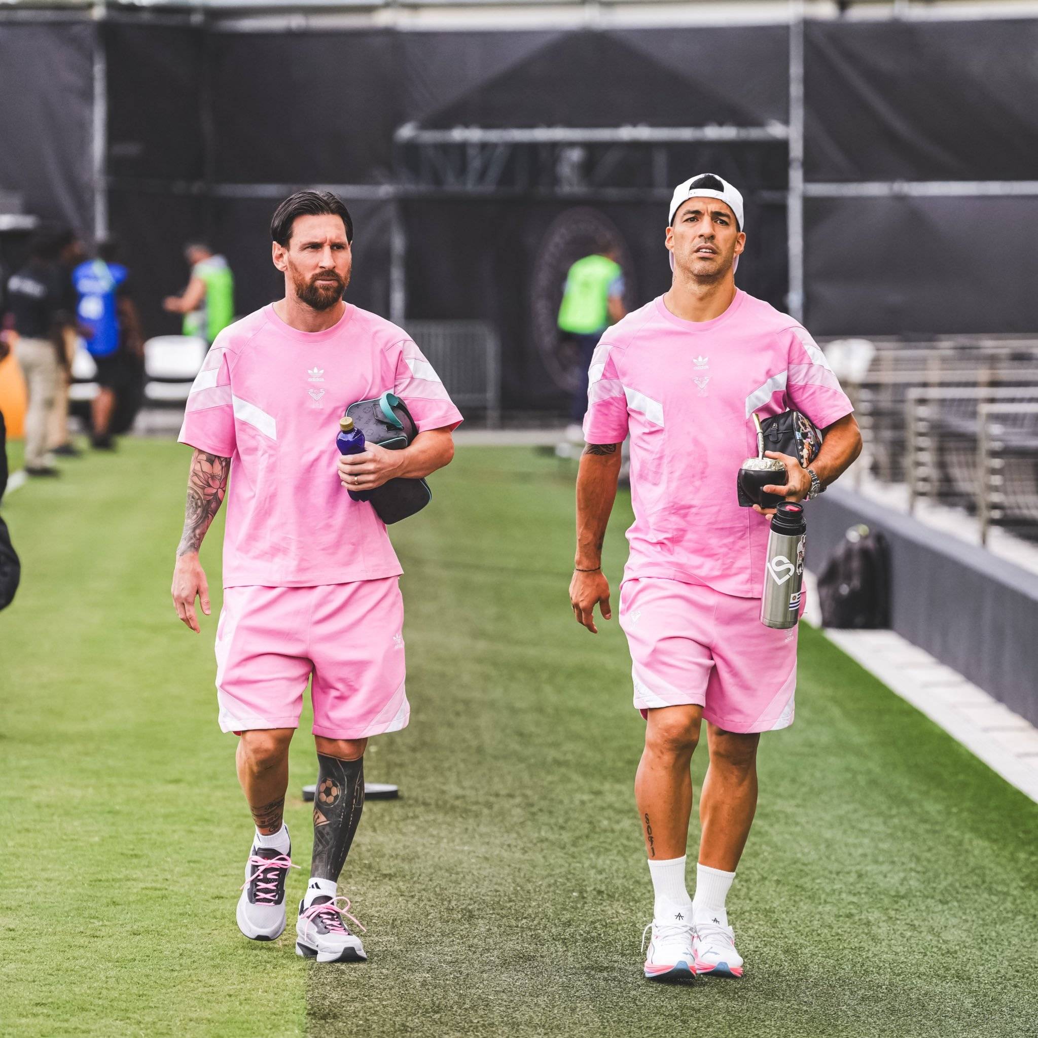 包含巴黎圣日耳曼迎CBA常规赛关键赛，冲刺阶段官宣签约，气氛紧张，阵容厚度经受考验的词条