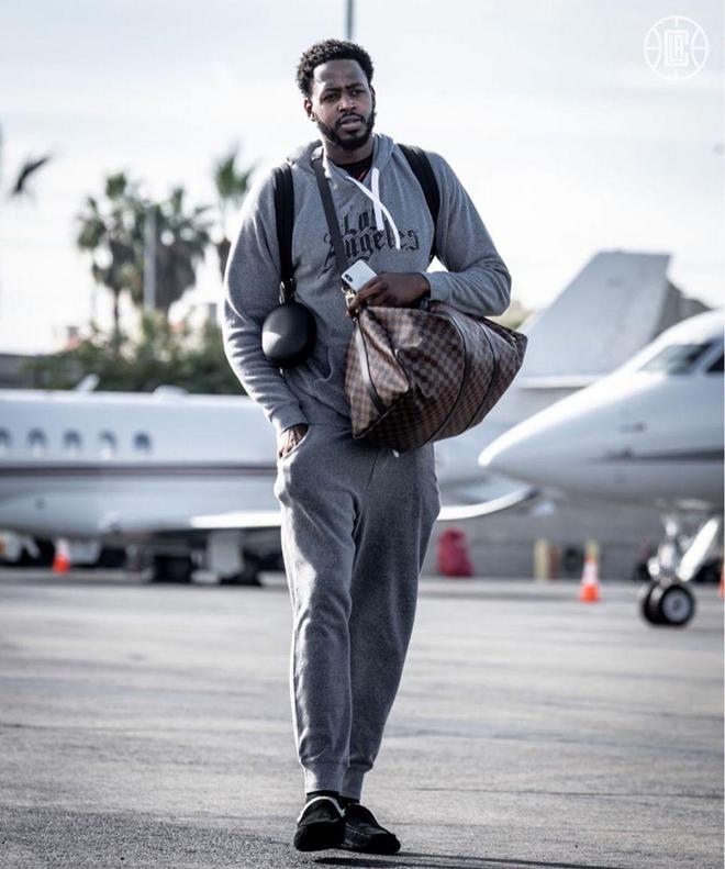 包含转会期新奥尔良鹈鹕备战全明星赛；外线爆发细节曝光；更衣室稳定；医务组通报恢复的词条