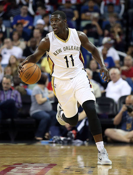 包含转会期新奥尔良鹈鹕备战全明星赛；外线爆发细节曝光；更衣室稳定；医务组通报恢复的词条