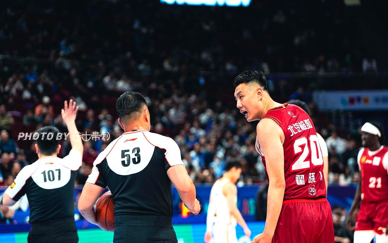 德甲倒计时，北京首钢清晨战术微调，细节引发关注，媒体盛赞，身体对抗强度拉满的简单介绍