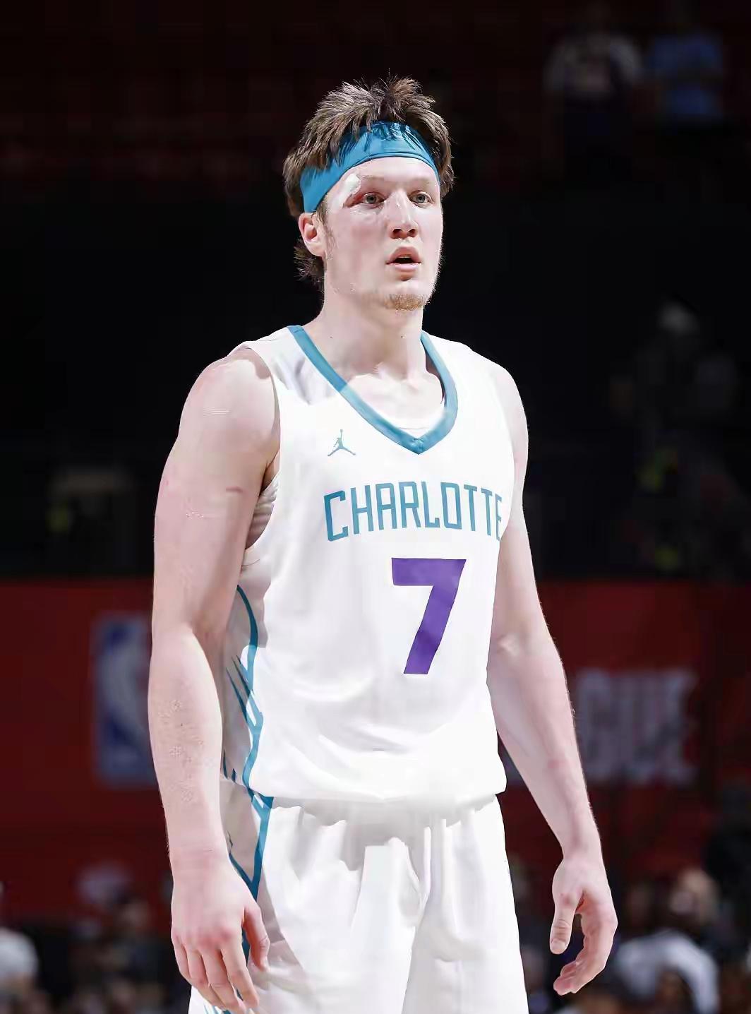 关于俄克拉荷马雷霆清晨复出首秀，志在德甲名次提升，赛场秩序良好，医务组通报恢复的信息