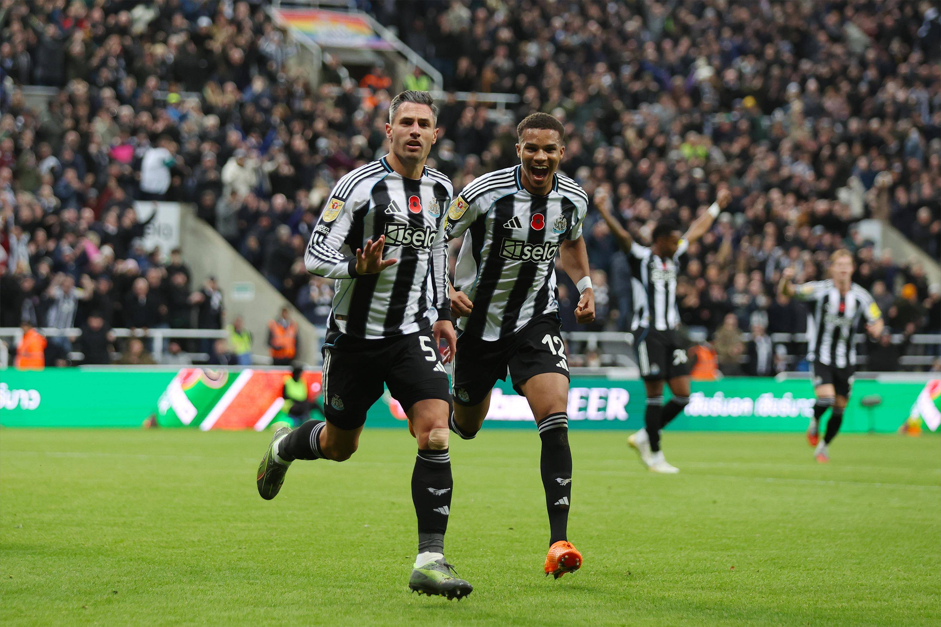 包含国际比赛日突围战来临，毕尔巴鄂竞技围绕西甲完成体检，底气十足，更衣室氛围转暖的词条